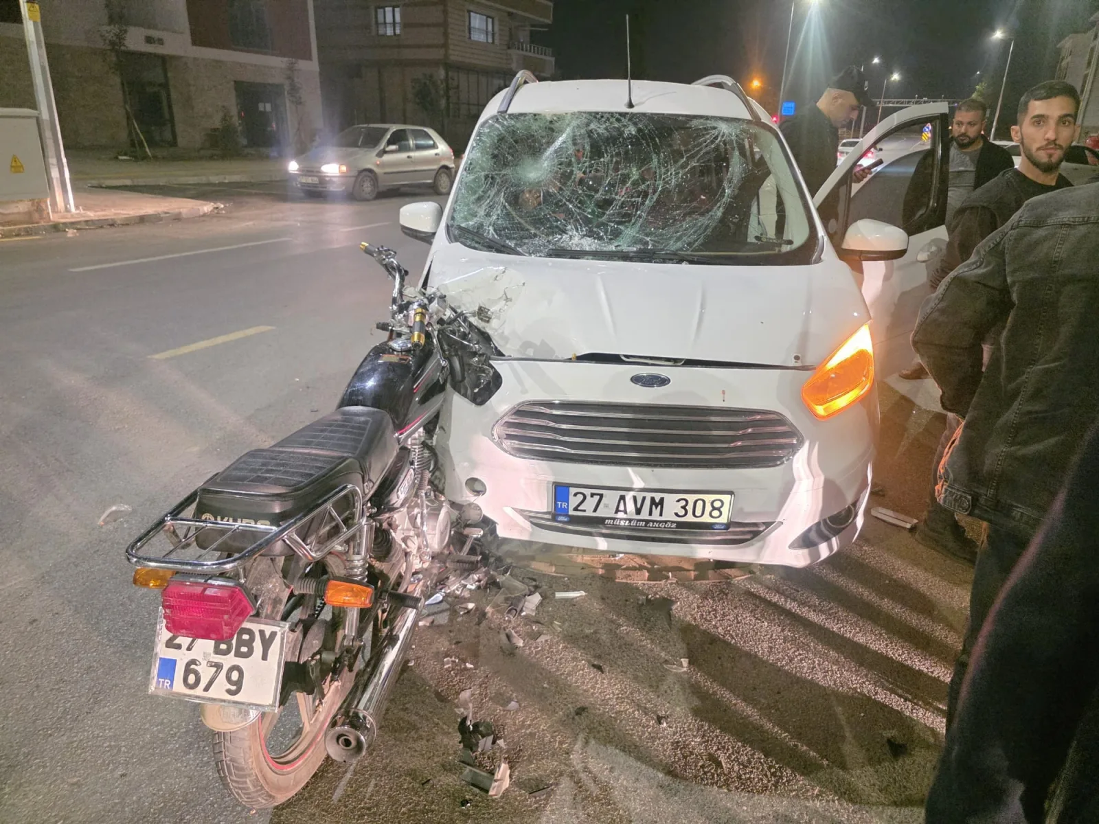 Gaziantep’te 2 ayrı kazada 4 kişi ağır yaralandı
