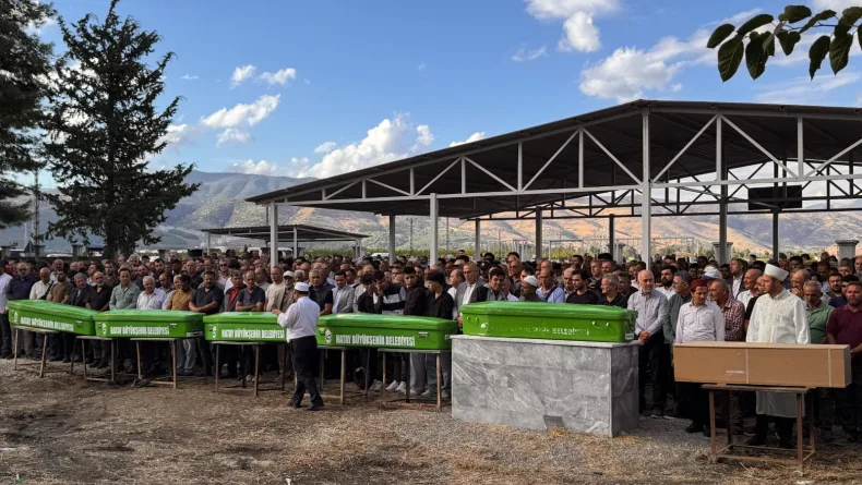 Gaziantep'te kazada ölen 7 kişi toprağa verildi (2)