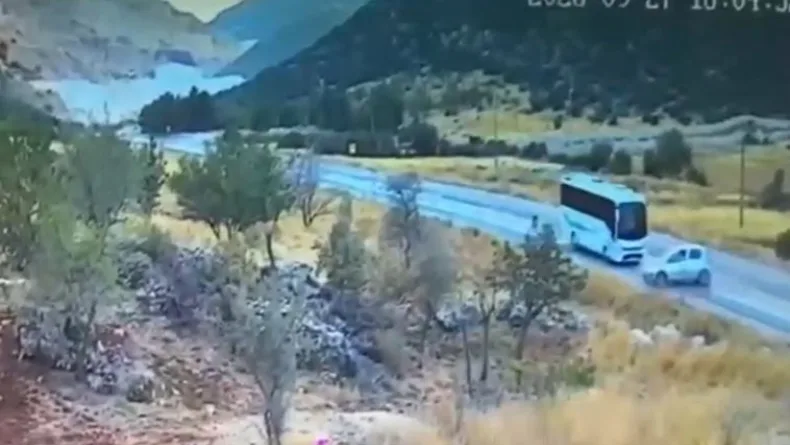 Gaziantep’te yolcu otobüsü ile otomobil çarpıştı; 7 ölü,13 yaralı (3)