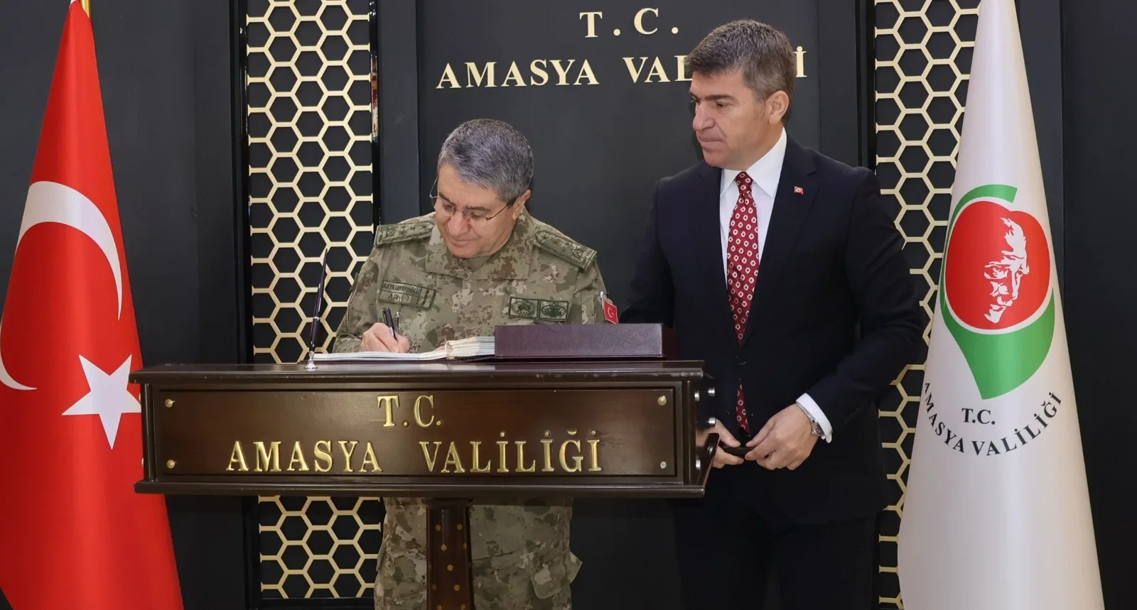 Genelkurmay Başkanı Orgeneral Bayraktaroğlu, Amasya Valiliği'ni ziyaret etti