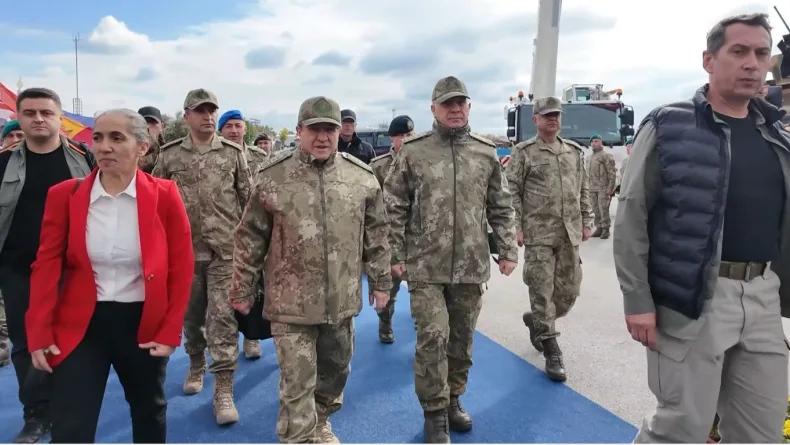 Genelkurmay Başkanı Orgeneral Bayraktaroğlu, Kosova'da