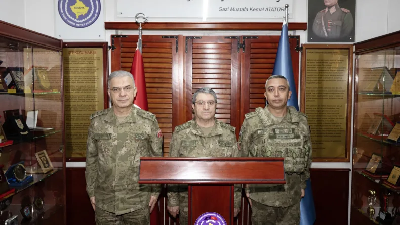 Genelkurmay Başkanı Orgeneral Bayraktaroğlu, Kosova'da