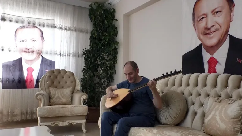 Görme engelli Abdullah, Erdoğan hayranlığını bestesiyle anlattı