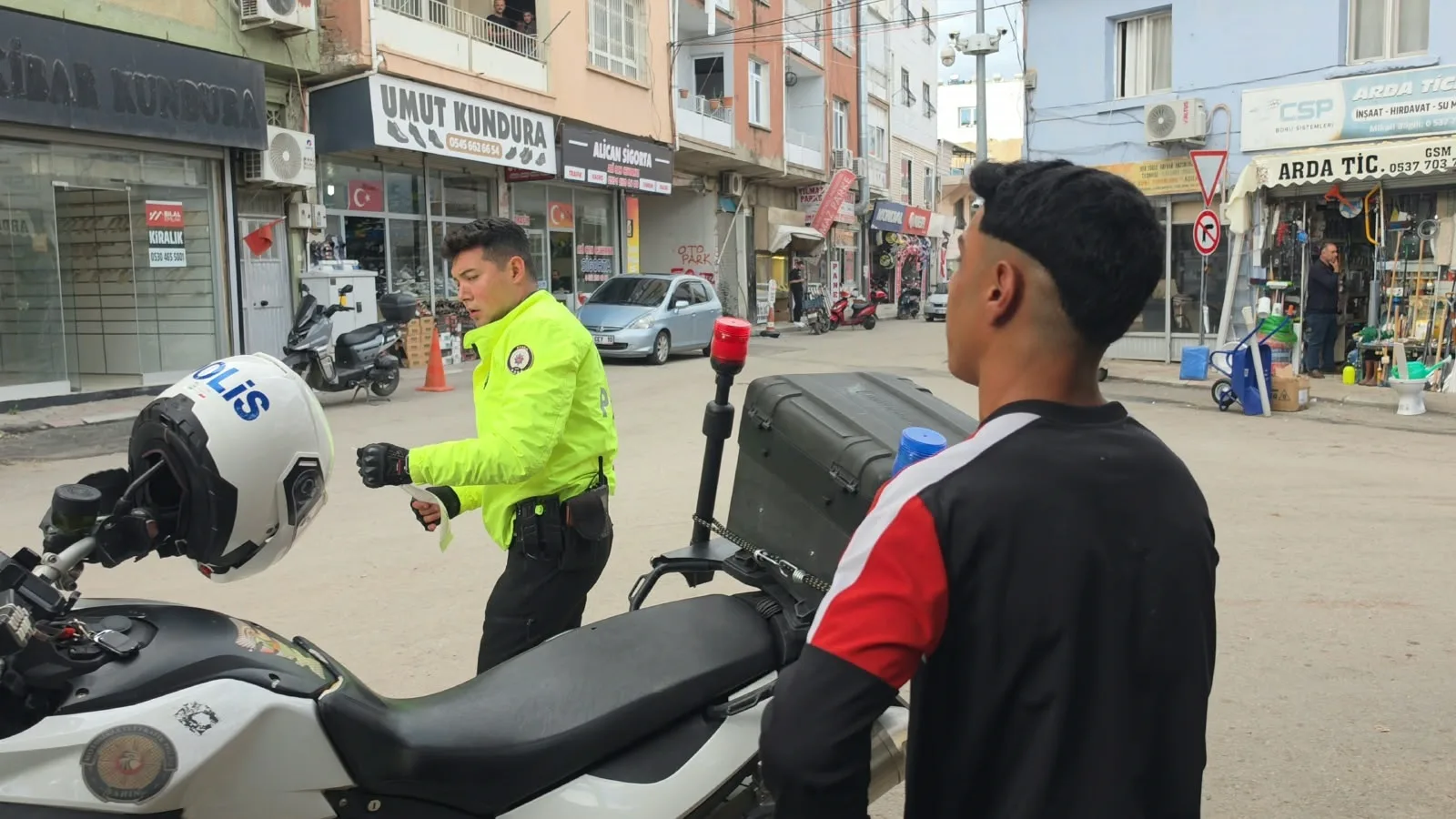 ‘Gözünün yağını yiyeyim, ceza yazma’ diyen ehliyetsiz sürücüye 40 bin TL ceza