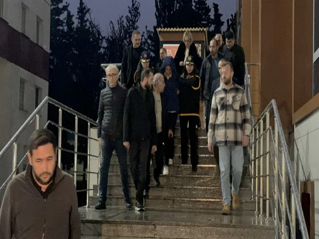 Güllü’nün kızı Tuğyan Ülkem Gülter hakkında 'hastalara eziyet' iddiasıyla soruşturma