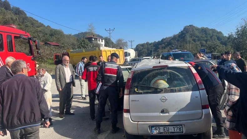 Hafriyat kamyonuna çarpan otomobilin sürücüsü ağır yaralı