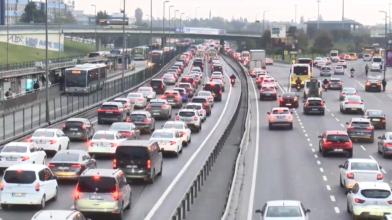 Haftanın ilk iş gününde trafik yoğunluğu - 1