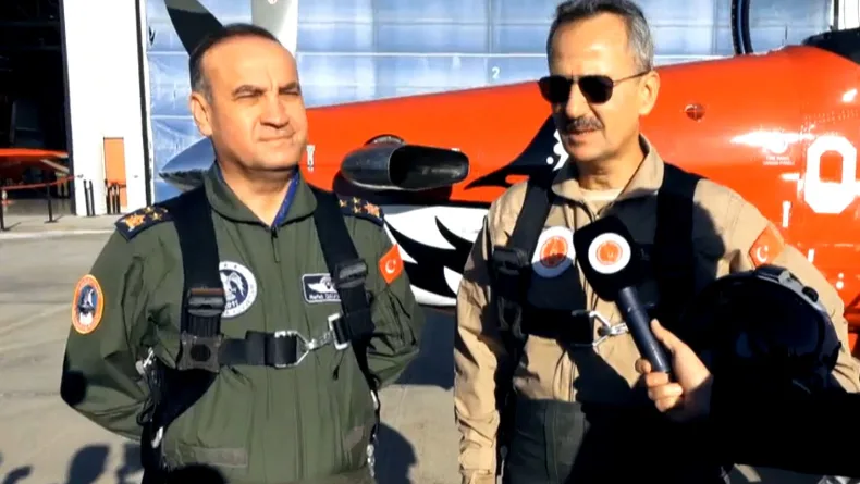 Haluk Görgün ve Orgeneral Dalkıran, HÜRKUŞ-2 ve HÜRJET ile test uçuşu gerçekleştirdi