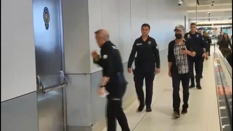 Hasan Atilla Uğur İstanbul Havalimanı'nda gözaltına alındı / Görüntüyle