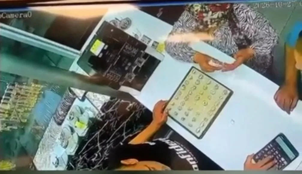 Hatay'da 2 kuyumcudan 3 altın yüzük çalan 2 şüpheli yakalandı
