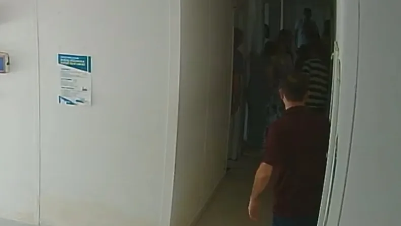 Heimlich manevrasıyla mesai arkadaşının hayatını kurtardı; o anlar kamerada