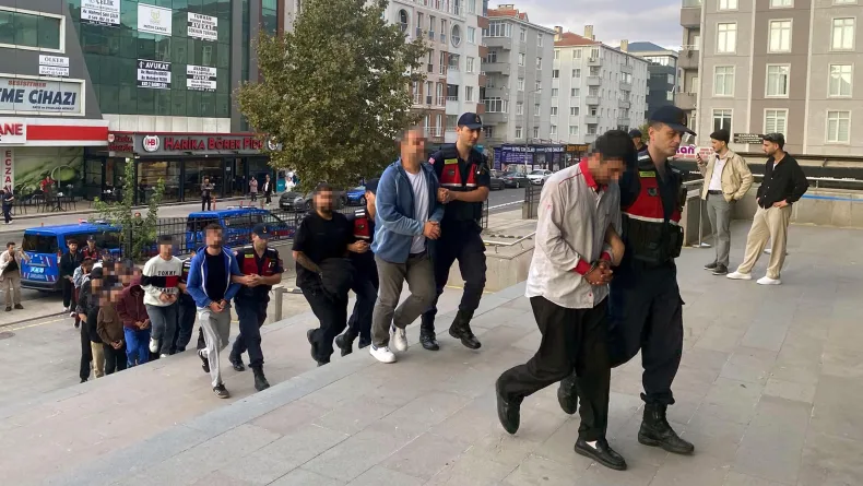 Hesaplarında 2,3 milyar liralık hareketlilik olan yasa dışı bahis şüphelilerine operasyon: 14 gözaltı