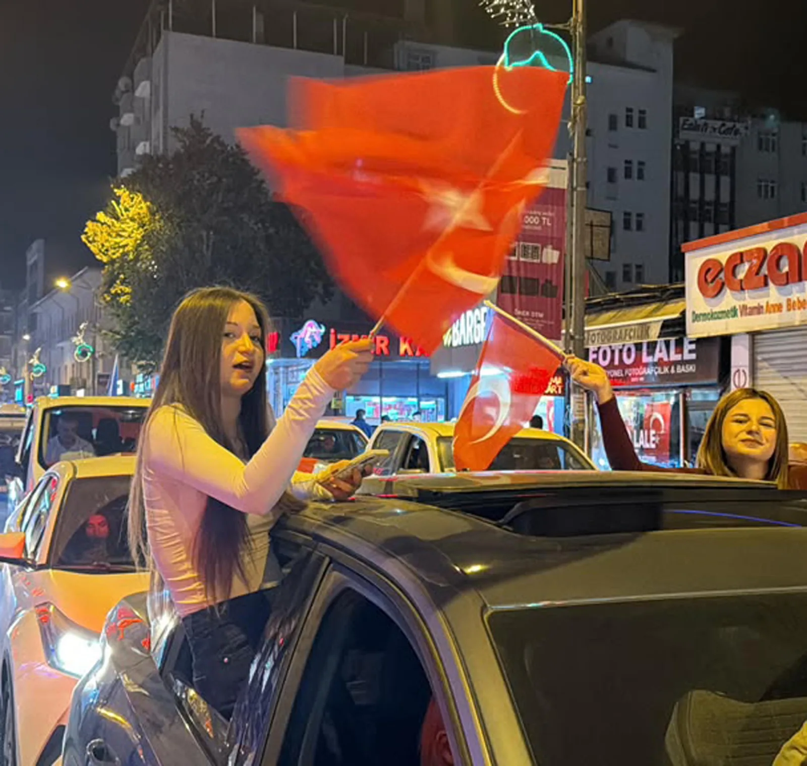 Iğdır’da araçlarla ‘Cumhuriyet konvoyu’