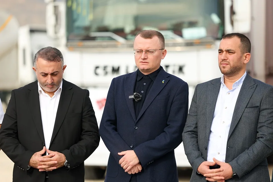 İHH, Ukrayna'daki sivillere 6 TIR'lık yardım malzemesi gönderdi