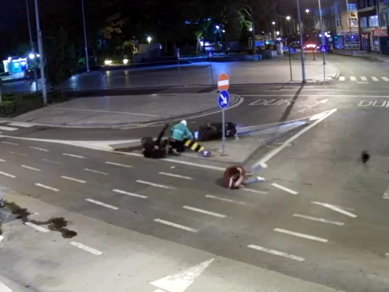 İki motosikletin çarpıştığı kaza kamerada; 3 yaralı