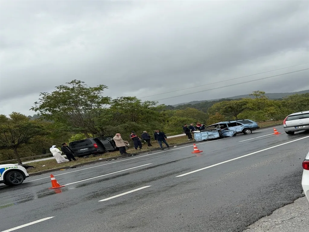 İkiye bölünen otomobilin sürücüsünün öldüğü kazada kusur raporuna aileden itiraz