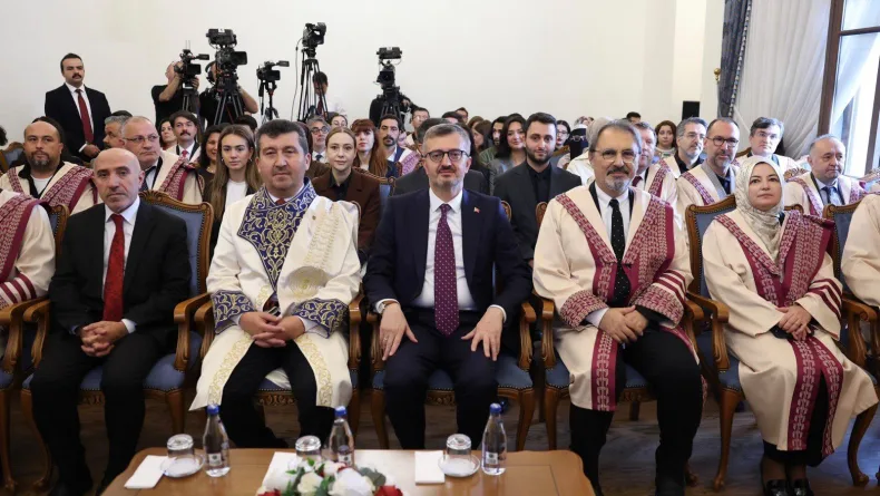 İletişim Başkanı Duran, ASBÜ'de akademik yılı açılış dersine katıldı