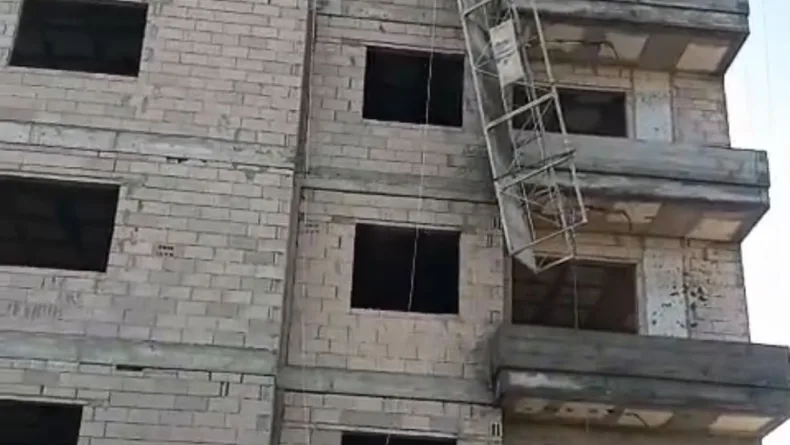 İnşaat işçisi 2 kardeş, iskeleden düştü; 1 ölü, 1 yaralı