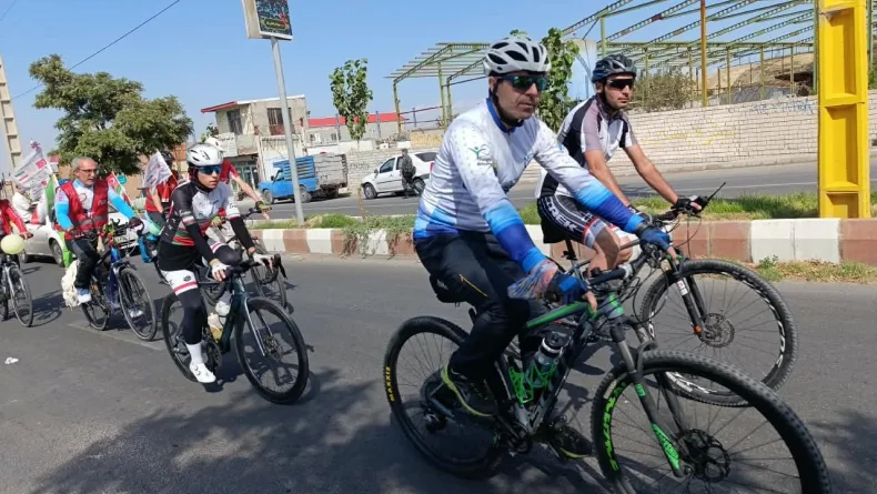 İran'da öldürülen çocuklar için 2 bin 865 kilometre pedal çevirdiler
