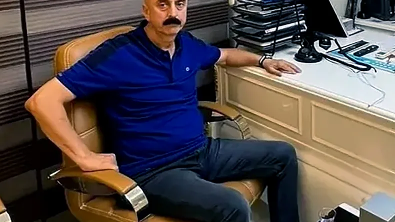 İş yerinin önünde otururken silahlı saldırıya uğrayan kuyumcu öldü