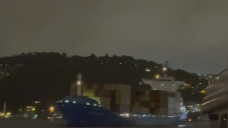İstanbul Boğazı'nda sürüklenen gemi kurtarıldı
