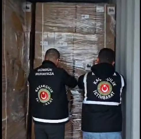 İstanbul'da 310,5 milyon liralık kaçak elektronik sigara ele geçirildi