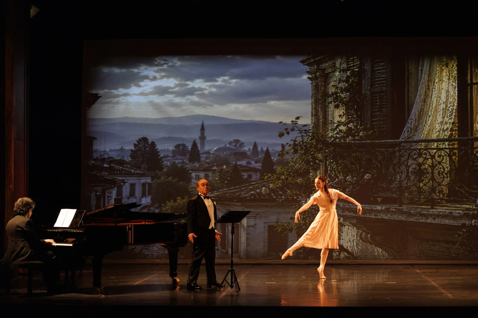 İstanbul'da 'Atatürk ve Sanat' gösterisi Cumhuriyet Bayramı'nda sahnelendi