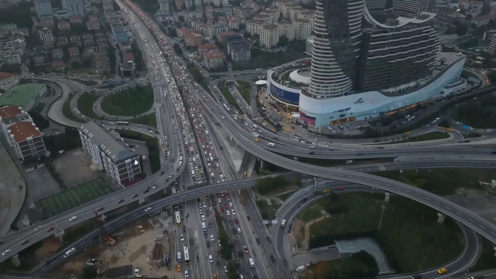 İstanbul'da derbi öncesi trafik yoğunluğu yüzde 72'ye ulaştı
