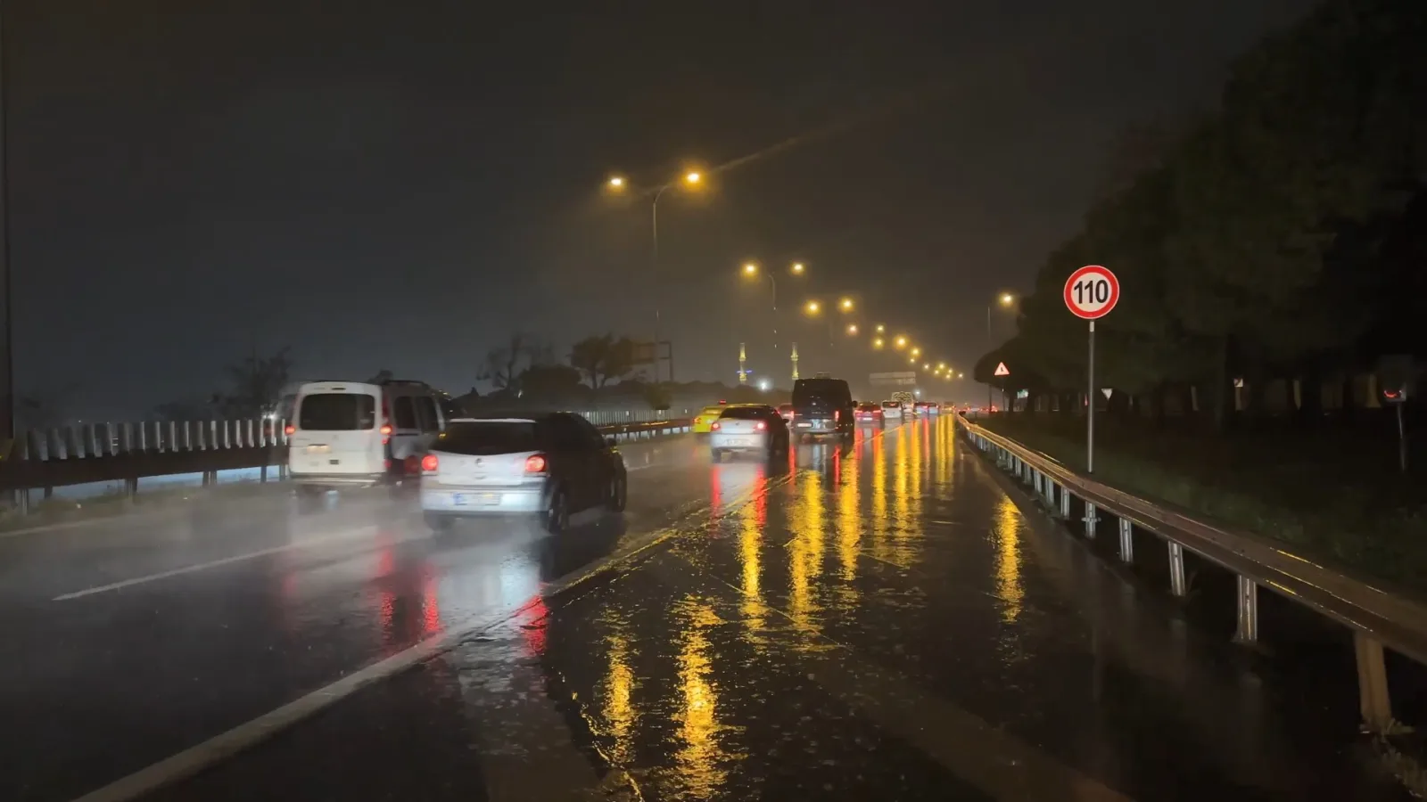 İstanbul'da sağanak etkili oluyor -1