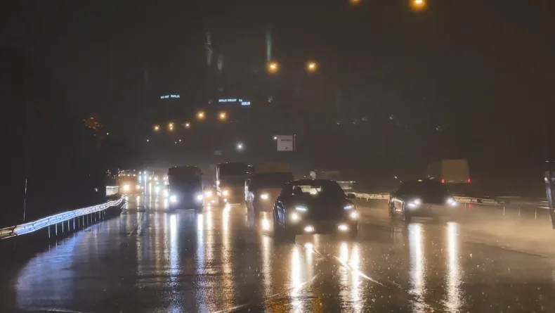İstanbul'da sağanak etkili oluyor -1