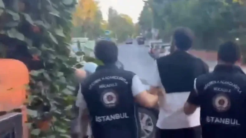 İstanbul merkezli 13 ilde sahte belgelerle vatandaşlık operasyonu: 26 şüpheli tutuklandı