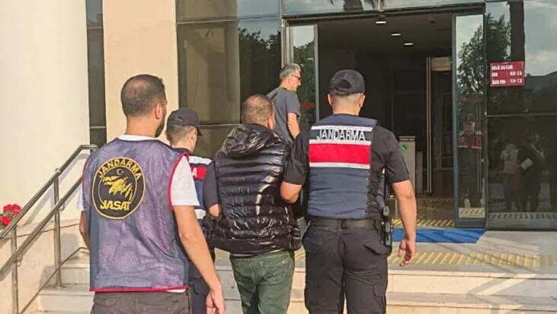 İzmir'de 60 ayrı suçtan aranan hükümlü yakalandı