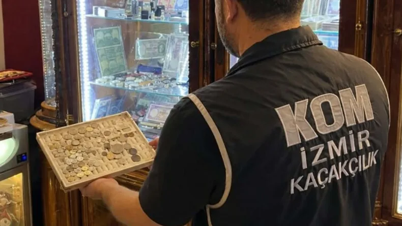 İzmir’de 672 sikke ele geçirildi
