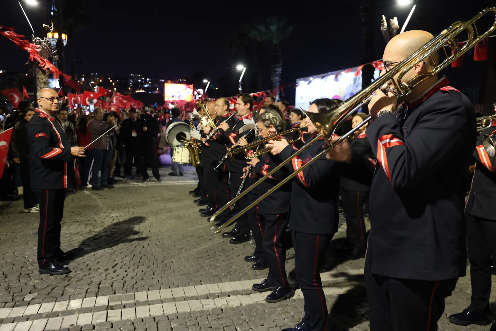 İzmir'de Cumhuriyet'in 103'üncü yılı coşkusu (2)