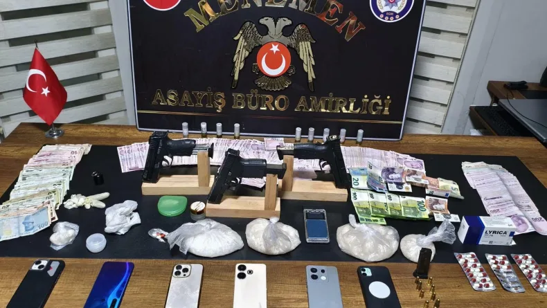 İzmir’de silah ticareti ve uyuşturucu operasyonu: 5 gözaltı