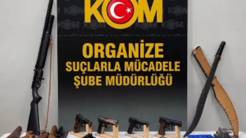 İzmir'de 'Sokaklar Güvende' operasyonuna 45 gözaltı