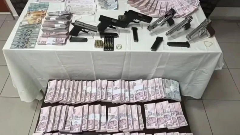 İzmir'de tefeci operasyonu: 10 gözaltı