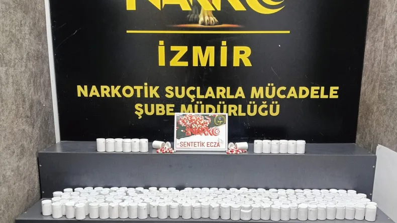 İzmir’de toprağa gömülü 17 bin 528 sentetik ecza ele geçirildi 2 gözaltı