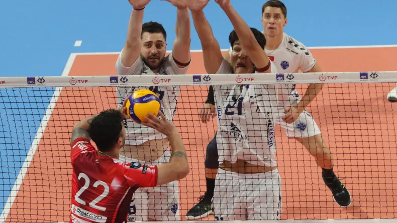 İzmir'deki turnuvada şampiyon Ziraat Bankkart