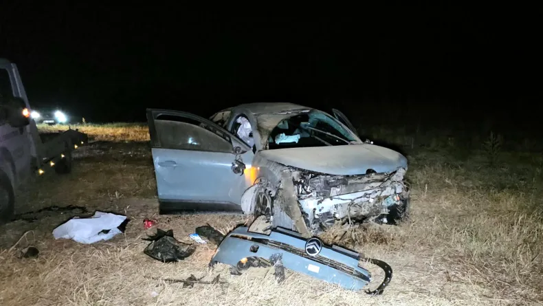 Kaçak göçmenleri taşıyan otomobil takla attı; 9 yaralı