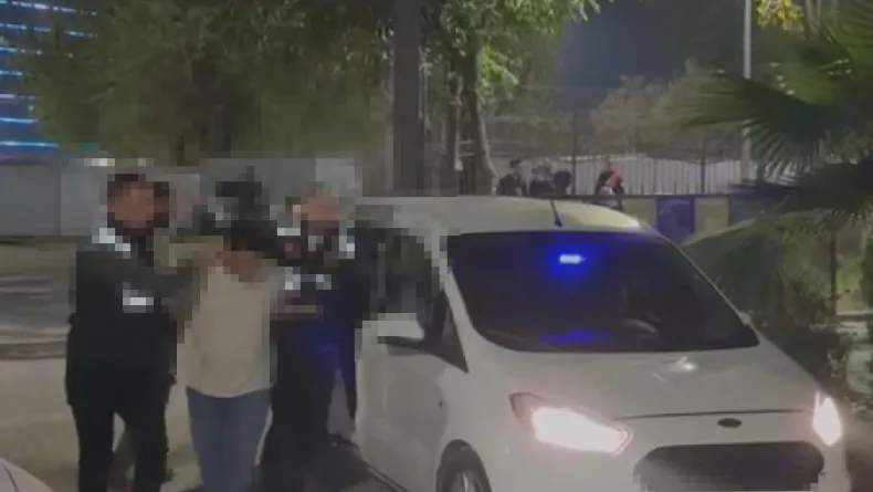 Kadıköy’de silahla havaya ateş açan kişi polis ekipleri tarafından yakalandı