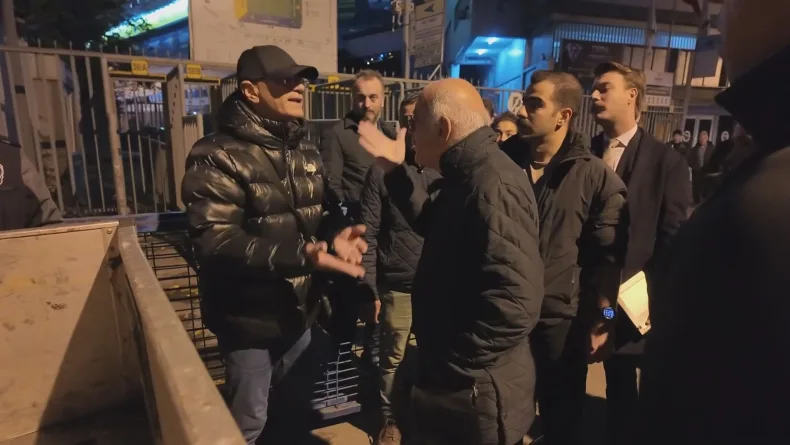 Kadıköy'de yıkım kararı alınan 3 binada tahliye gerginliği