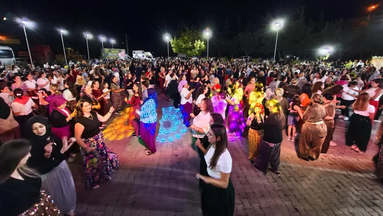 Kadınlar, Şalvar Gecesi’nde eğlendi