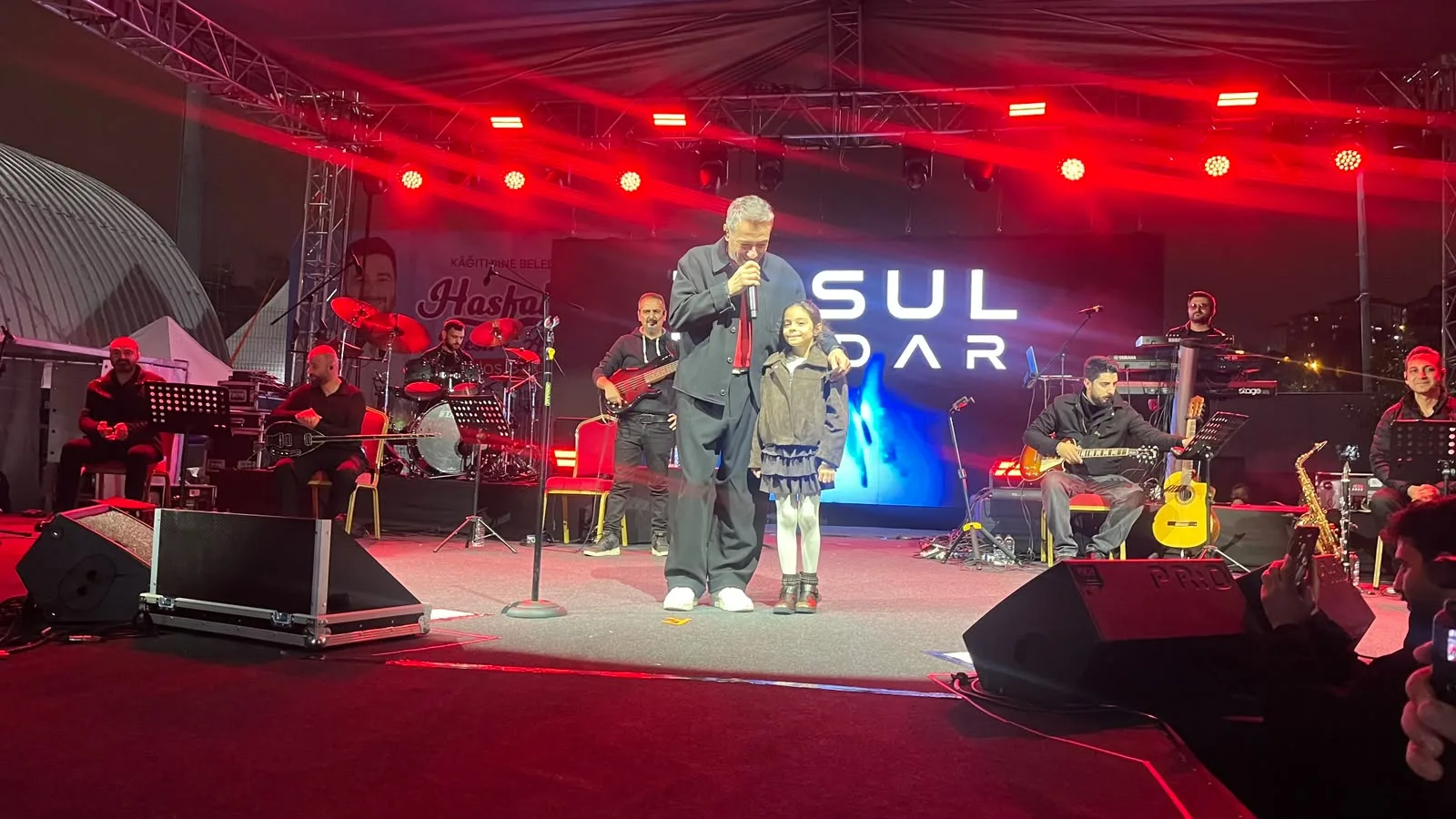 Kağıthane’de 29 Ekim coşkusu Resul Dindar konseriyle yaşandı