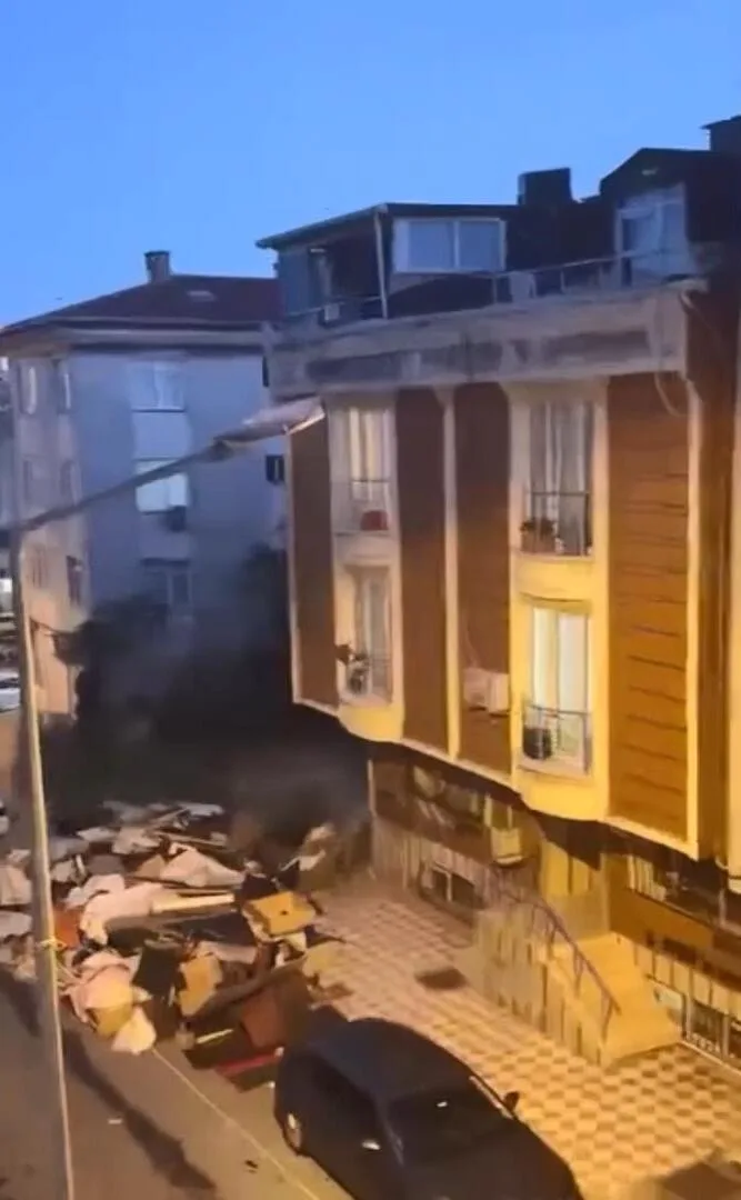 Kağıthane’de balkondaki kedilerle ilgilenilmediğini farkedince şüphelendi; komşusu evde ölü bulundu