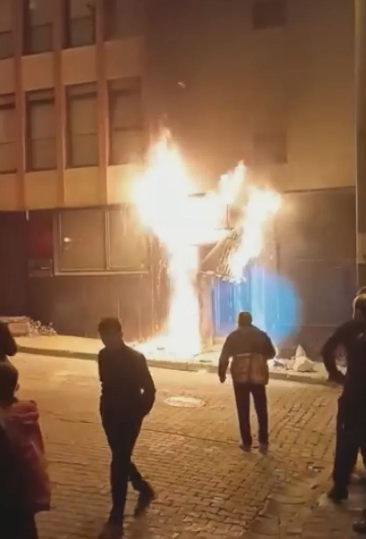 Kağıthane'de iş yerinde çıkan yangın söndürüldü