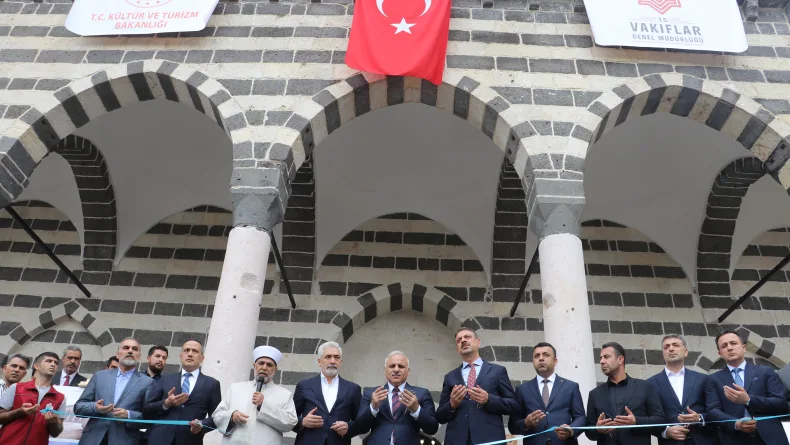 Kahramanmaraş depremlerinde hasar gören 6 cami, yeniden ibadete açıldı