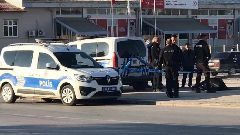 Kaldırımda ölü bulundu