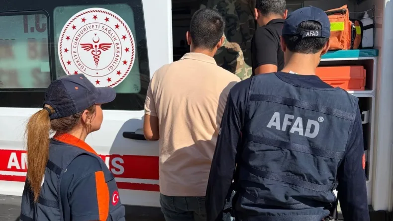 Kayıp zihinsel engelli, 5 saat sonra kayalıklarda bulundu