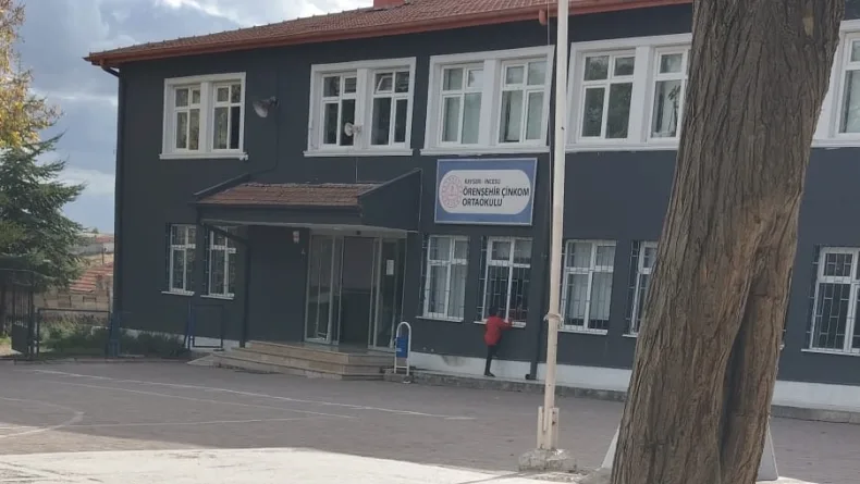 Kayseri’de 12 öğrenci, gıda zehirlenmesi şüphesiyle hastaneye kaldırıldı